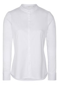 Camicia bianca a maniche lunghe con colletto rotondo e polsini aderenti, esposta su uno sfondo bianco.