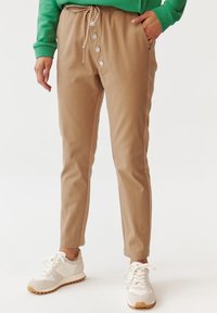 TATUUM - NAZIRI - Trousers - beige Thumbnail Image 1