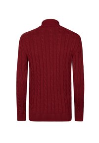 Czerwony sweter z dzianiny z wysokim kołnierzem, z prążkowanym i kablowym wzorem. Długie rękawy i dopasowany dół.
