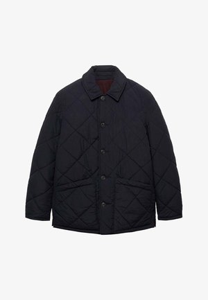 Jachetă neagră matlasată cu guler rotunjit, închidere frontala cu butoane și două buzunare laterale. Prezintă un design texturat și căptușit.