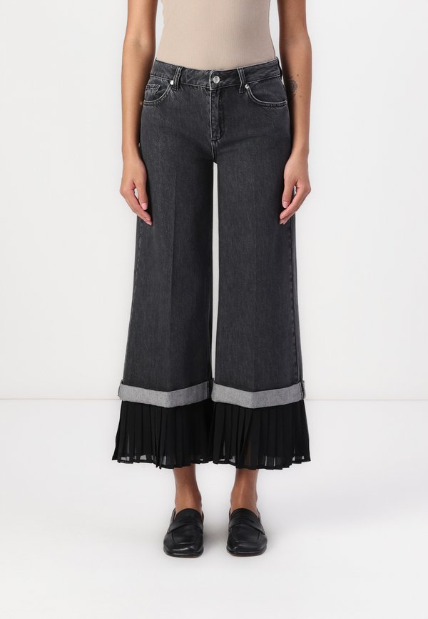 FLARE PLISSE PANT - Flared Jeans