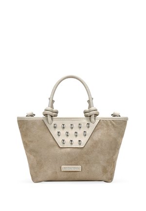 Pequeño bolso de mano beige de ante con ribete de cuero crema, tachuelas plateadas en el frente, asas anudadas y placa con el logo "Bosanova".