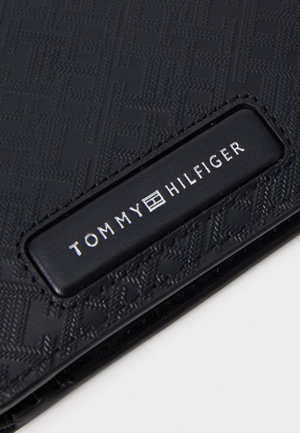 MONOGRAM AND COIN - Wallet4