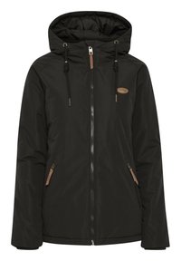 Giacca nera con cappuccio, chiusura frontale con zip, coulisse regolabile e tasche laterali con dettagli marroni. Realizzata in materiale liscio e resistente alle intemperie.