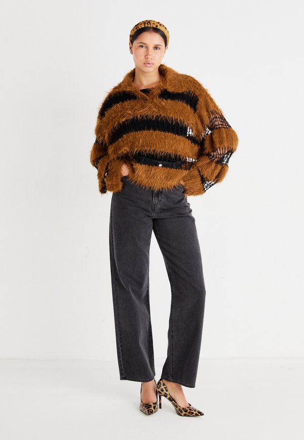 HIGH WAISTED STRAIGHT - Relaxed fit jeans - breathe in3