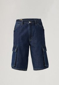 Shorts cargo din denim închis, cu o croială lejeră, dotate cu două buzunare laterale, un talie cu bucle pentru curea și accente de cusătură vizibile.