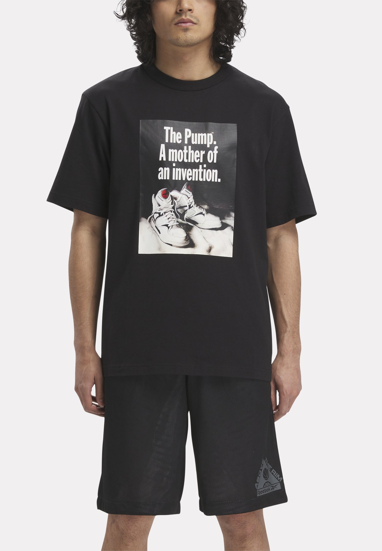 GRAPHIC SHORT SLEEVE BASKETBALL PUMP