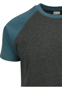 Urban Classics RAGLAN CONTRAST  - Print T-shirt - dark gray mottled/blue gray
