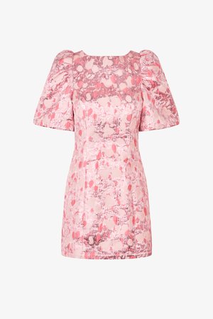 Kurzes pinkfarbenes Satinkleid mit gepufften kurzen Ärmeln und abstraktem Blumenmuster in dunkleren Pinktönen.
