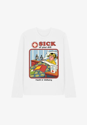 Kind liegt im Bett mit Thermometer, Büchern, Medizin und einer Genesungskarte, mit dem Text "SICK of your shit" und "Gesundheit & Wohlbefinden".
