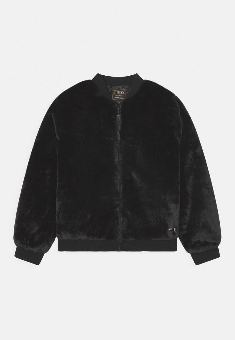 Sort faux fur bomberjakke med ribbede manchetter, krave, talje og frontlynlås, samt et lille logo i guldfarve på den nedre frontside.