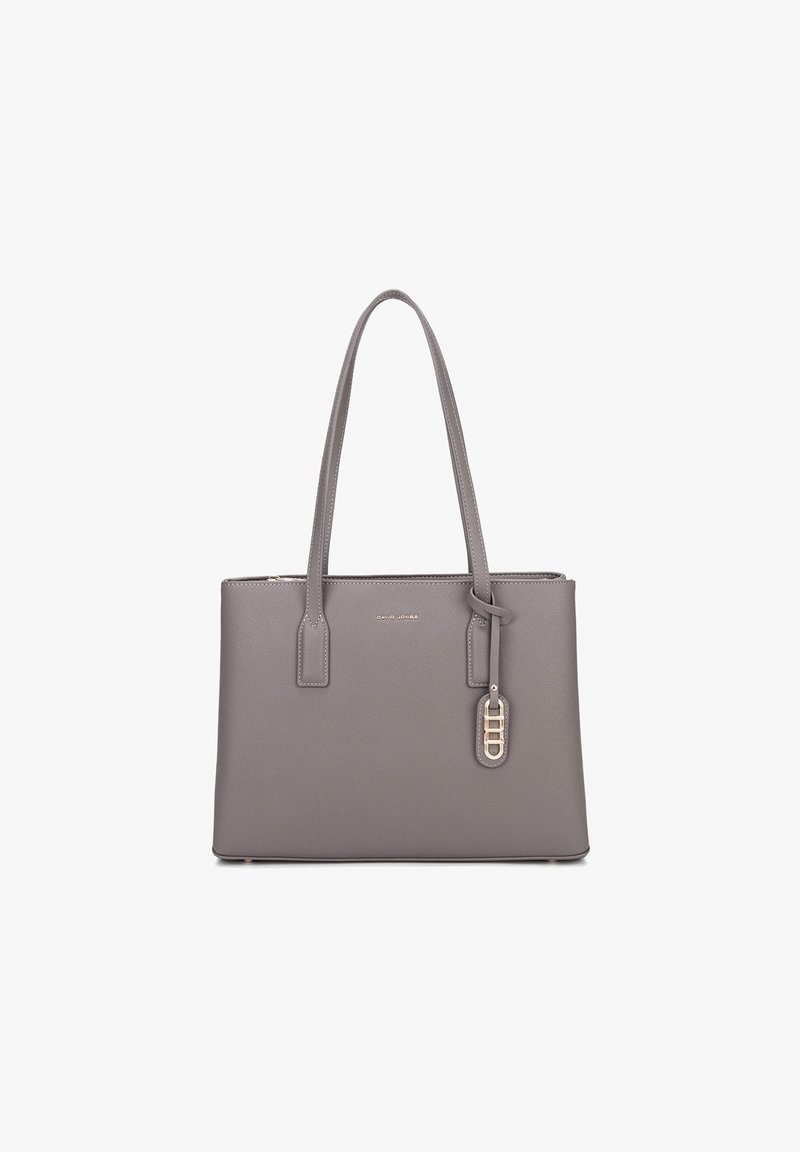 Sac fourre-tout synthétique gris avec deux poignées, une fermeture éclair et un accent porte-clés décoratif. Fini texturé et détail discret du logo de la marque.