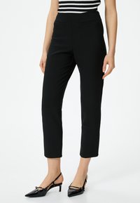POCKET DETAIL HIGH RISE - Housut - black