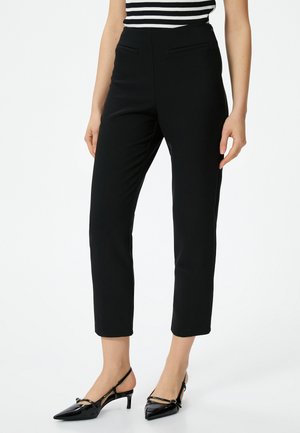 POCKET DETAIL HIGH RISE - Tygbyxor - black