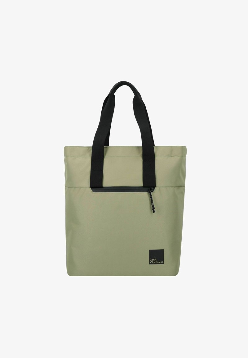 Groene stoffen draagtas met zwarte handvatten en een voorzak met rits. Heeft een rechthoekige vorm en een gebrandmerkte zwarte vierkante patch.