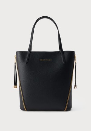 Borsa tote in pelle nera con due manici, cerniere dorate su ogni lato e piccolo testo dorato con il nome del marchio sul davanti.
