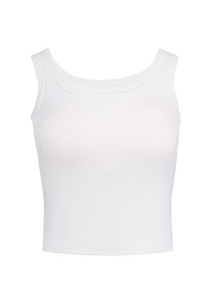 Hvid ærmeløs cropped tanktop med brede skulderstropper og rund halsudskæring på ensfarvet baggrund.