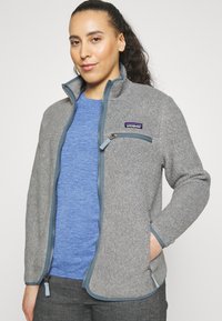 Patagonia RETRO - Jakna od flisa - salt grey/light plume grey