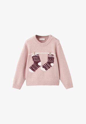 Pull en laine rose avec un motif de deux chaussettes suspendues, une brune et une blanche, col rond et bords-côtes aux poignets et à l'ourlet. Texture douce.