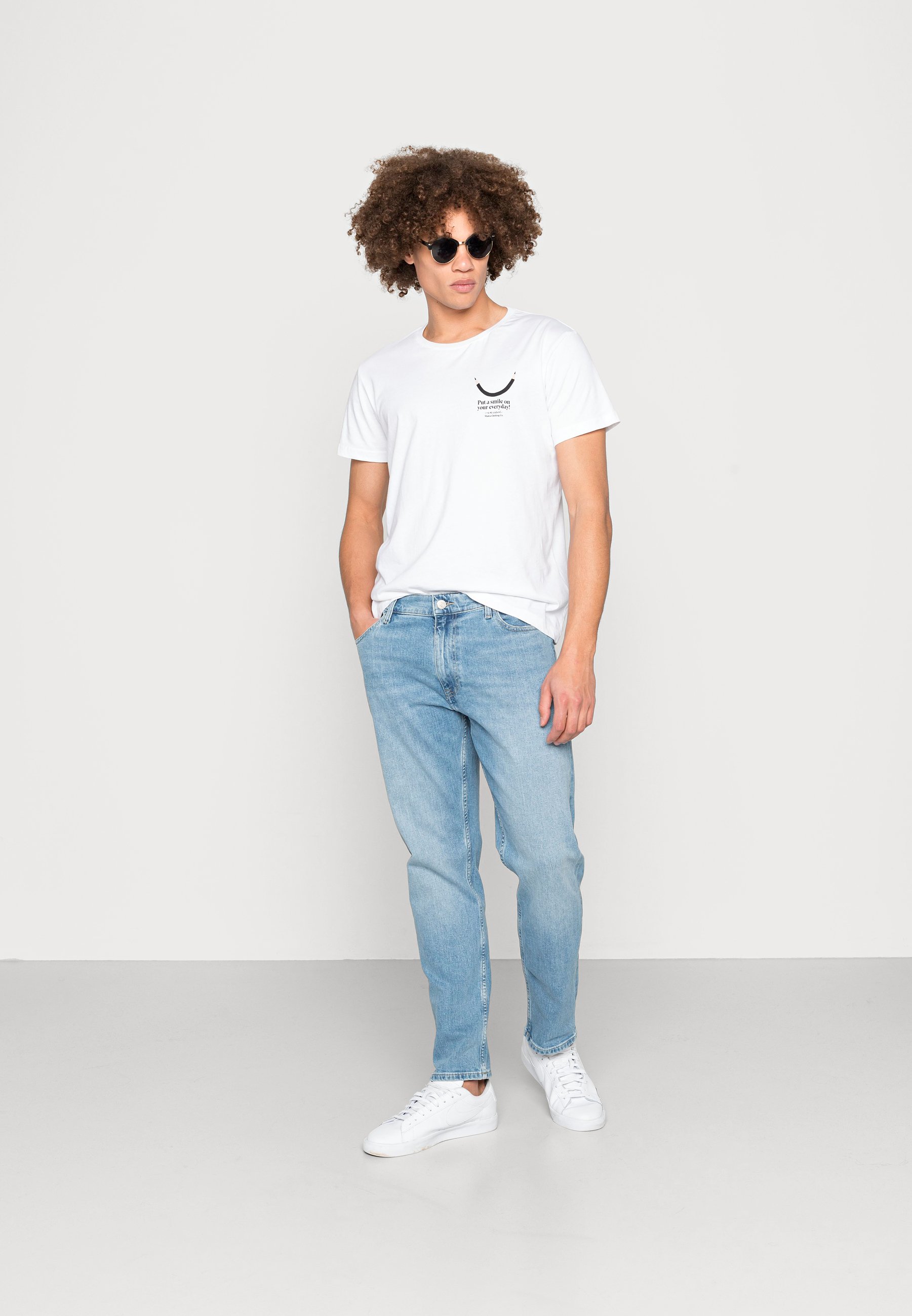 Tommy Jeans REGULAR TAPERED JEAN 