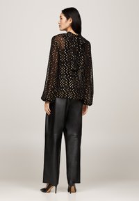 Tommy Hilfiger COUPE TIE NECK - Bluse - black