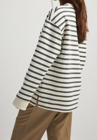NA-KD Mikina - white
