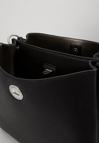 L.CREDI FILIPPA - Borsa a mano - schwarz