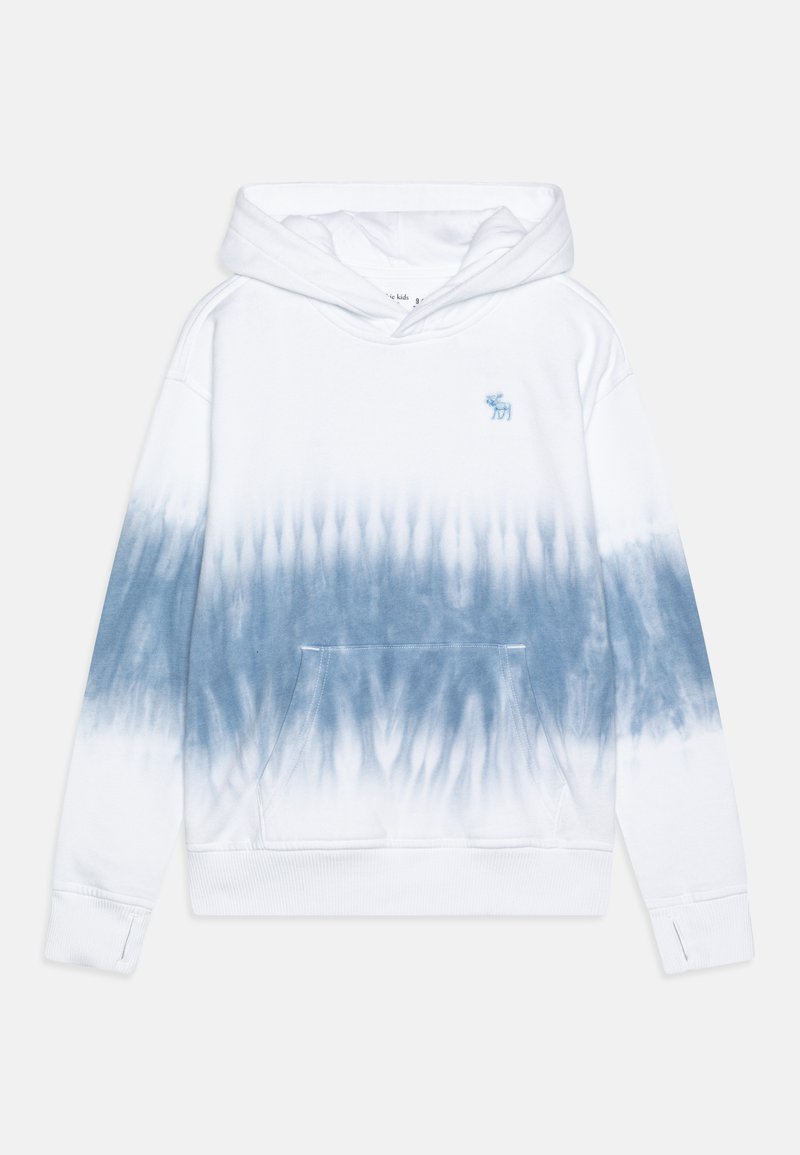 Witte hoodie met een blauw tie-dye patroon dat vervaagt van licht naar donker, met een voorzak en een klein logo op de borst.