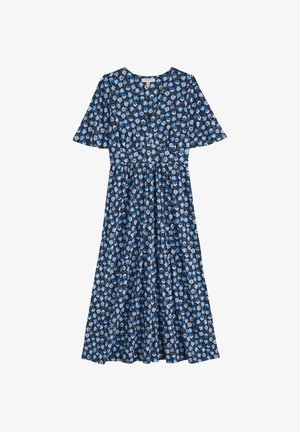 Midi-jurk met korte mouwen, getailleerde taille en blauw bloemenpatroon op een donkere achtergrond.