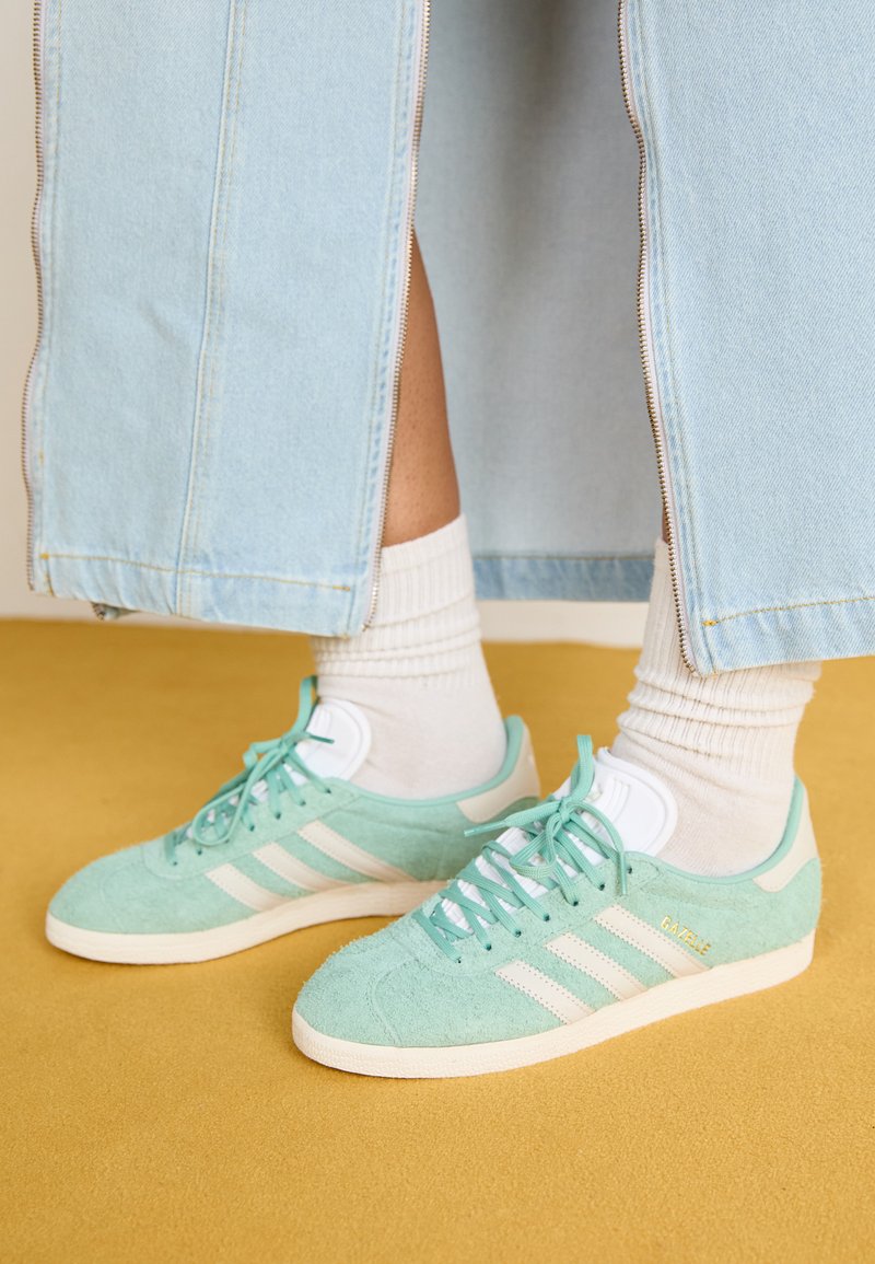 adidas Originals GAZELLE - Trainers - hazy green/off white/footwear white/light green - Zalando adidas Originals GAZELLE - Trainers - hazy green/off white/footwear white/light green - Zalando