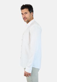 EMBLEMS Camisa - blanco