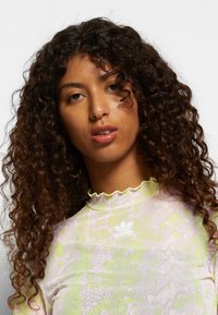 adidas Originals SNAKE - Ilgarankovis viršutinės dalies drabužis - clear pink