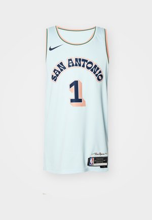 Světle modrý basketbalový dres bez rukávů s nápisem "San Antonio", číslem 1, logem Nike a nášivkou NBA dole.