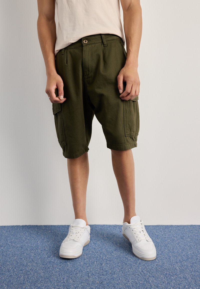 Alpha Industries - AIRCRAFT - Shorts - dark olive, Vergroten