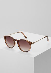 Unselected, brown