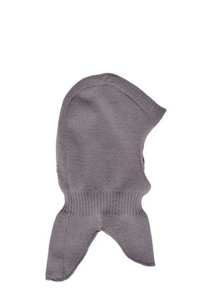 Gestrickte graue Balaklava mit geripptem Halsbereich und verlängerter Abdeckung für Ohren und Nacken, entwickelt für Wärme und Schutz.