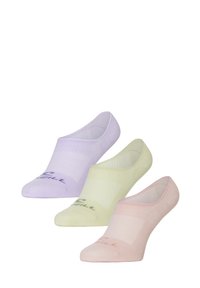 Drie paar lage sokken in lavendel, lichtgroen en lichtroze. Elk paar heeft een textuurafwerking en een gedrukt logo in bijpassende kleuren.