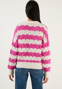 LELA Polosärk - ecru/fuchsia