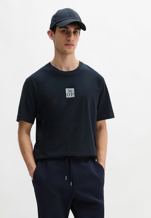 - T-shirt z nadrukiem