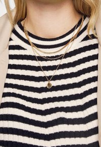 Pieces Maternity Sweter