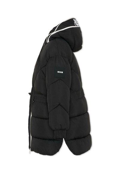 Zwarte pufferjas met capuchon, voorzien van een doorgestikt ontwerp, witte accent aan de bovenkant en een stoffen patch met "MSGM" op de mouw.