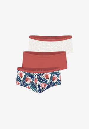 Trois culottes hipster pour femmes en vue de face : une floral bleu marine et rose, une unie rouge rouille, et une blanche avec un petit motif rouge.