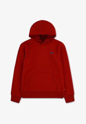 Czerwona bluza z kapturem, przednią kieszenią i małym logo Levi's na piersi, ułożona płasko na jasnym tle.