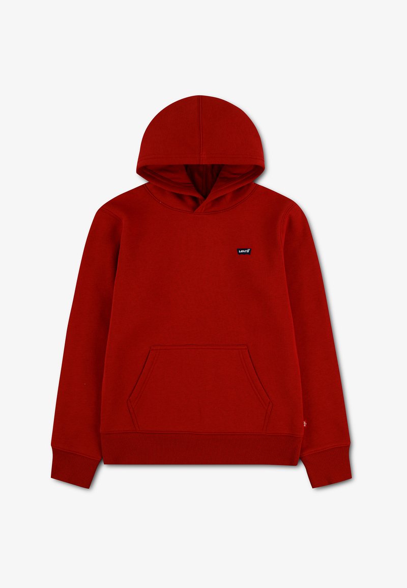 Sweat à capuche rouge avec poche frontale et petit logo Levi's sur la poitrine, présenté à plat sur un fond clair.