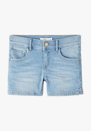 Lyseblå denimshorts med forlommer, bæltestropper, knaplukning og subtile falmede detaljer.