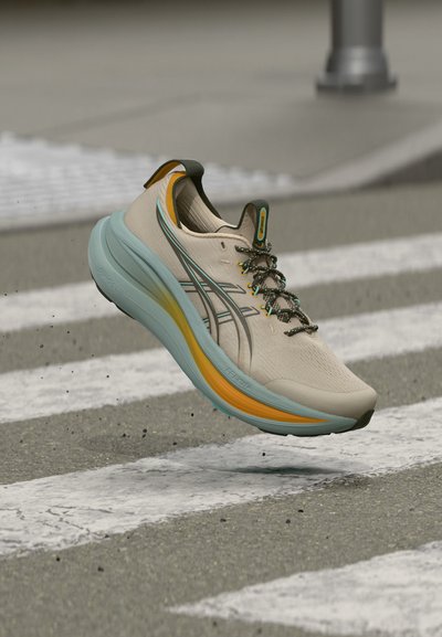 ASICS GEL-NIMBUS 28