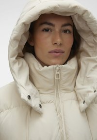 Vero Moda Ziemas mētelis - oatmeal