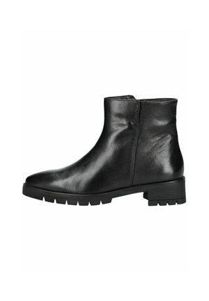 Bottines en cuir noir avec une finition lisse, bout arrondi et un petit talon carré. Présente une fermeture éclair sur le côté et une semelle en caoutchouc texturée.