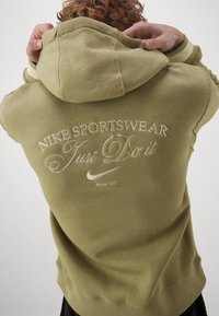 Nike Sportswear Mikina s kapucí - olive