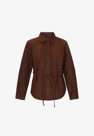 Brązowa skórzana kurtka z kołnierzem, zapinana na guziki, z paskiem wiązanym w talii. Posiada długie rękawy i zakrzywiony dół.